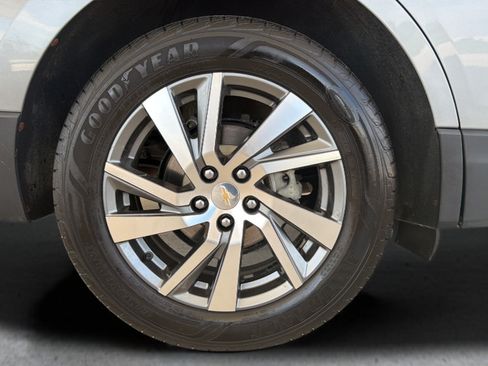 Used 2023 Chevrolet Equinox Premier AWD/4WD image 27