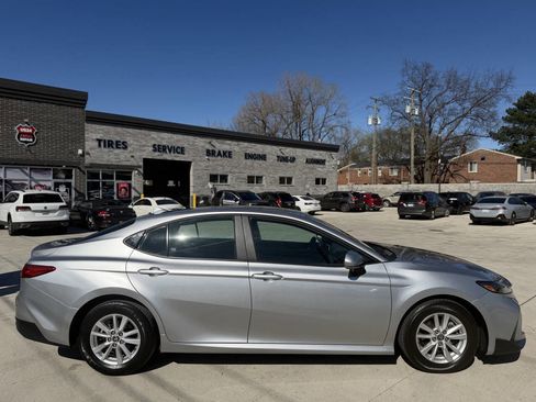 Used 2025 Toyota Camry LE FWD image 7