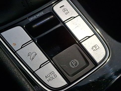 Used 2025 Hyundai Tucson SE FWD image 24