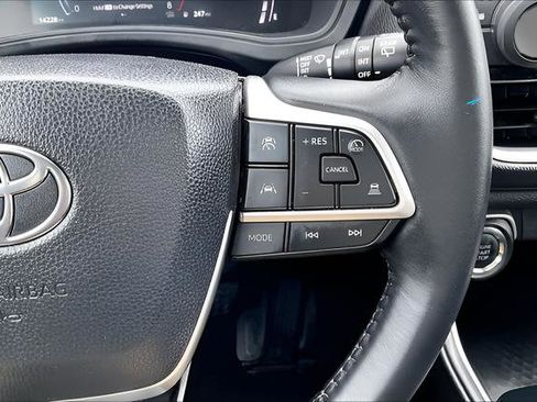 Used 2025 Toyota Grand Highlander XLE image 14