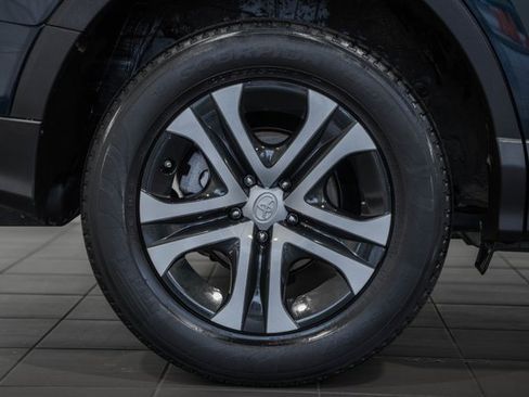 Used 2017 Toyota RAV4 LE image 12