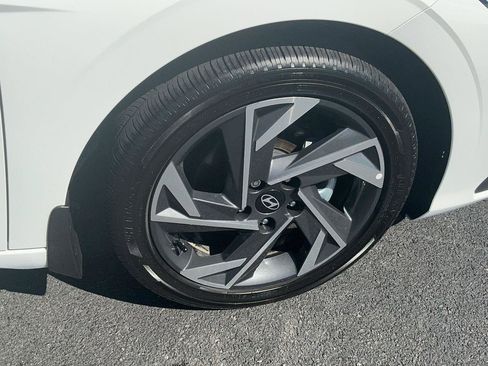 Certified 2025 Hyundai Elantra SEL FWD image 6
