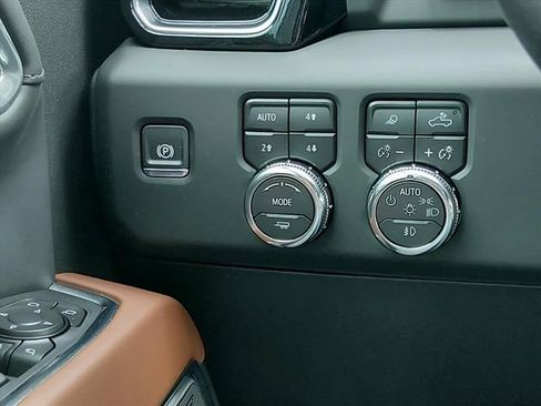 Used 2026 GMC Sierra 2500 Denali Ultimate AWD/4WD image 25