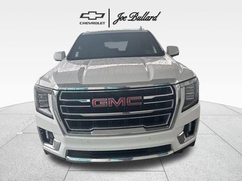 Used 2024 GMC Yukon SLT w/ SLT Luxury Package RWD image 3
