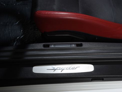 Used 2016 Porsche Boxster Spyder RWD image 27