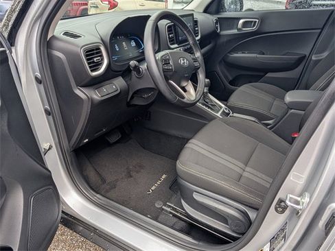 Used 2023 Hyundai Venue SEL w/ Cargo Package image 6