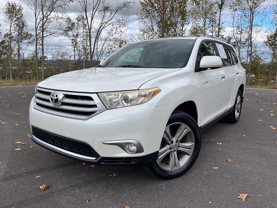 Used 2011 Toyota Highlander Limited w/ Tow Pkg FWD image 55