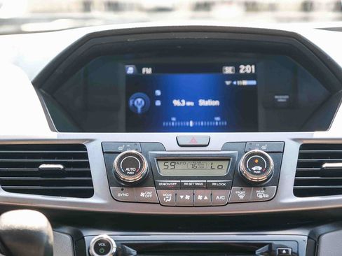 Used 2016 Honda Odyssey EX-L image 17
