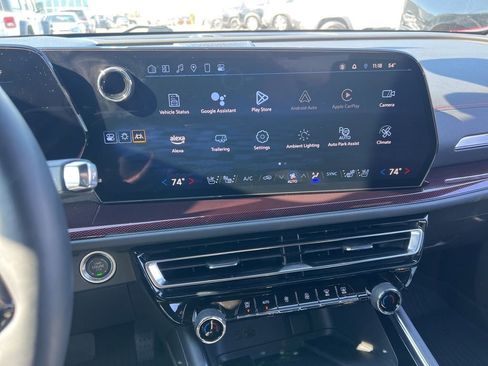 Used 2024 Chevrolet Traverse RS image 25