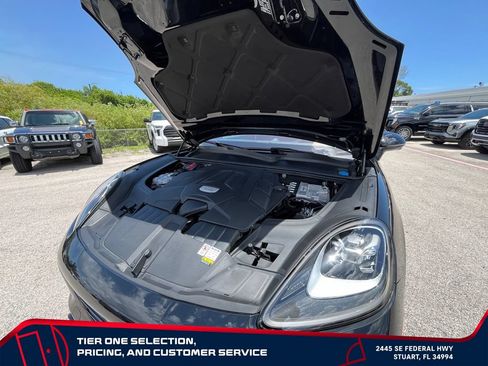 Used 2023 Porsche Cayenne Platinum Edition AWD/4WD image 24