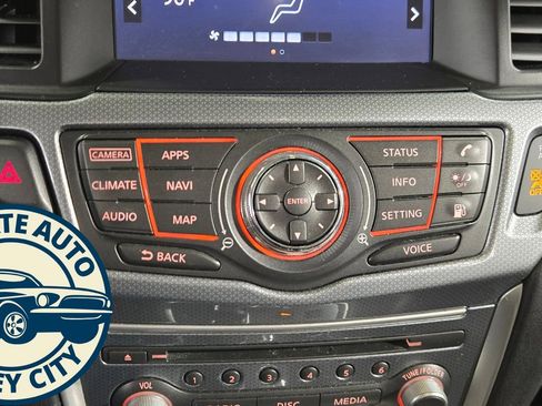 Used 2018 Nissan Pathfinder SL w/ SL Premium Package image 18