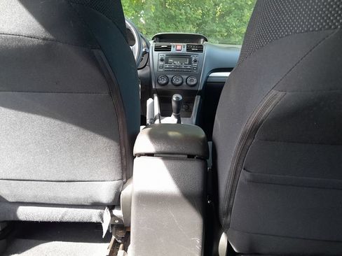 Used 2013 Subaru Impreza 2.0i AWD/4WD image 32