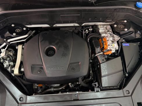 Used 2024 Volvo XC90 T8 Plus image 34