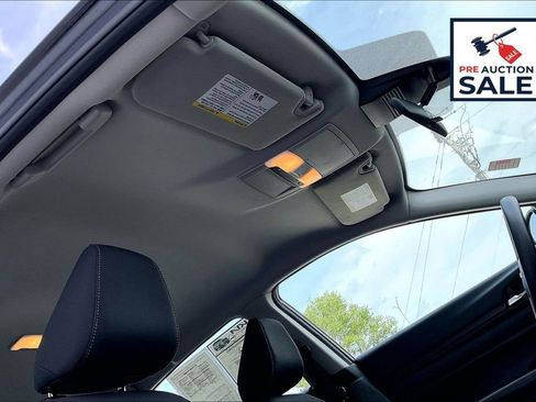 Used 2024 Nissan Altima 2.5 SV FWD image 21