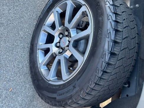 Used 2018 GMC Canyon Denali image 39