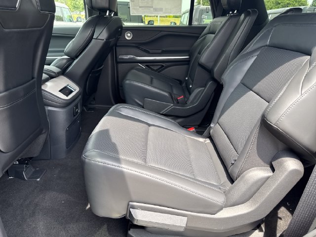 New 2027 Lincoln Navigator Reserve w/ Jet Appearance Package AWD/4WD image 14