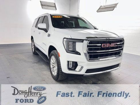 Used 2022 GMC Yukon SLT w/ SLT Premium Package image 3