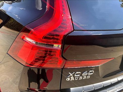 Used 2024 Volvo XC60 T8 Ultimate w/ Protection Package Premier AWD/4WD image 40