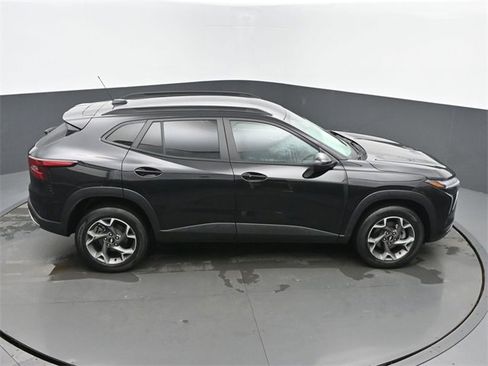 Used 2024 Chevrolet Trax LT w/ Driver Confidence Package image 43