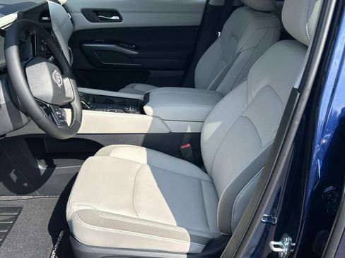 New 2026 Nissan Pathfinder SL AWD/4WD image 13