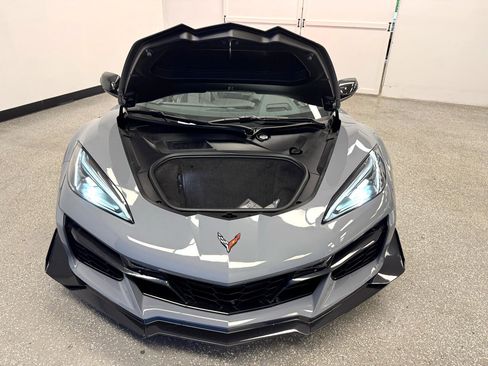 Used 2024 Chevrolet Corvette Z06 w/ Z07 Performance Package image 23