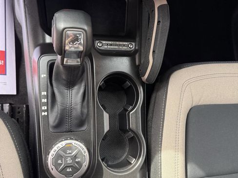 Used 2023 Ford Bronco Big Bend w/ Sasquatch Package image 5