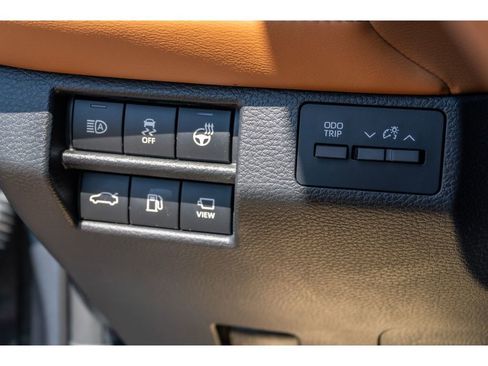 Used 2019 Toyota Avalon Limited w/ Advanced Safety Package image 28