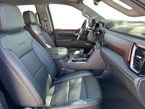 Used 2025 GMC Sierra 1500 Denali AWD/4WD image 6