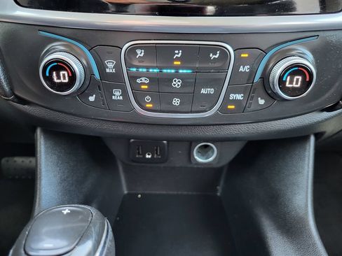 Used 2019 Chevrolet Traverse LT AWD/4WD image 15