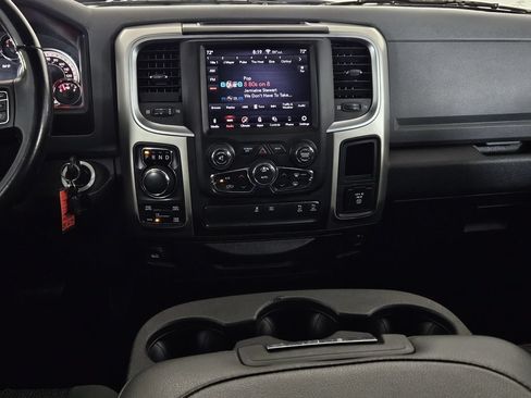 Used 2019 RAM 1500 Big Horn AWD/4WD image 10