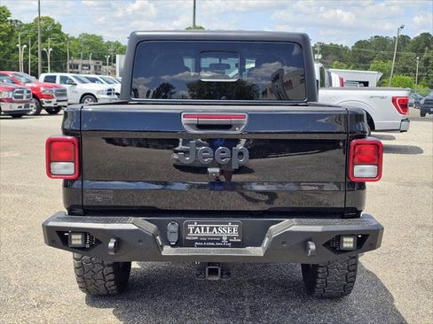 Certified 2023 Jeep Gladiator Sport AWD/4WD image 10