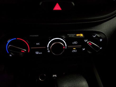 Used 2024 Kia Soul LX w/ Option Group 015 FWD image 19