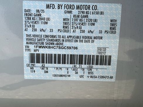 Used 2025 Ford Explorer Platinum w/ Ultimate Package AWD/4WD image 22
