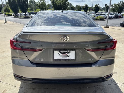 Used 2025 Toyota Camry XLE FWD image 8