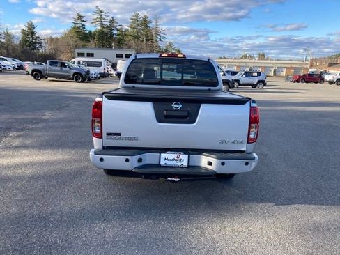 Used 2020 Nissan Frontier SV image 6