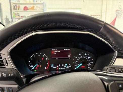 Used 2022 Ford Escape SEL image 16