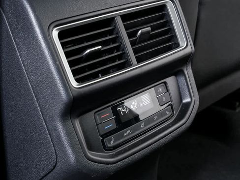 Certified 2025 Volkswagen Atlas SEL Premium R-Line image 23