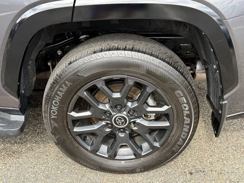Used 2024 Toyota Sequoia Platinum AWD/4WD image 6