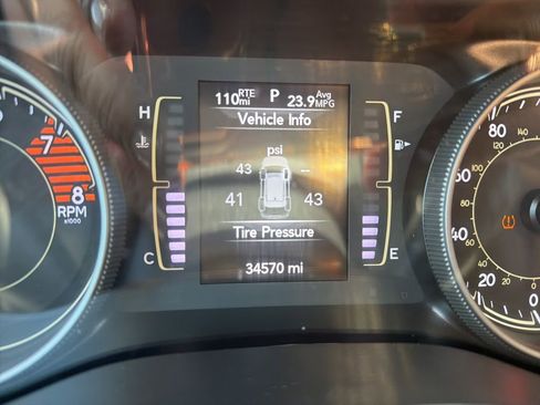 Used 2019 Jeep Cherokee Latitude AWD/4WD image 17