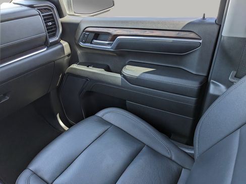 Used 2024 GMC Sierra 1500 SLT RWD image 16