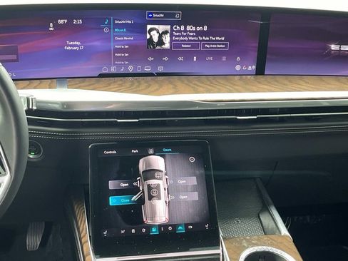 Used 2025 Cadillac Escalade Sport Platinum w/ LPO, ONYX Package image 16