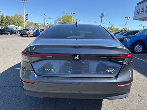 Used 2023 Honda Accord EX image 7
