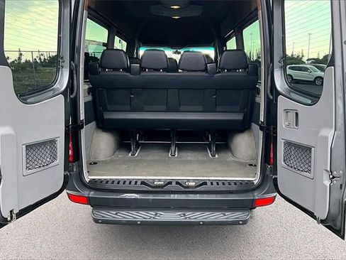 Used 2011 Mercedes-Benz Sprinter 2500 image 35