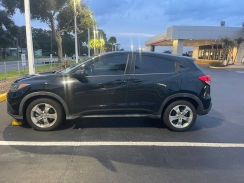 Used 2019 Honda HR-V LX image 3