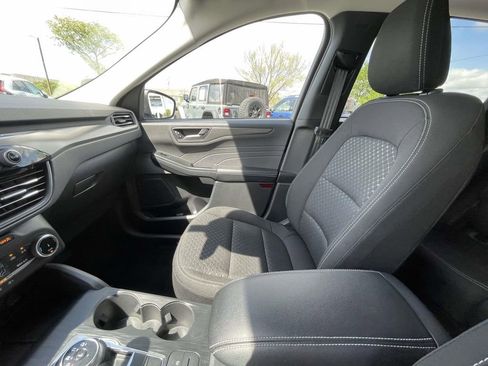 Used 2025 Ford Escape Active AWD/4WD image 29