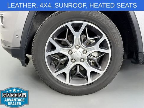 Used 2020 Jeep Grand Cherokee Limited w/ Luxury Group II AWD/4WD image 32