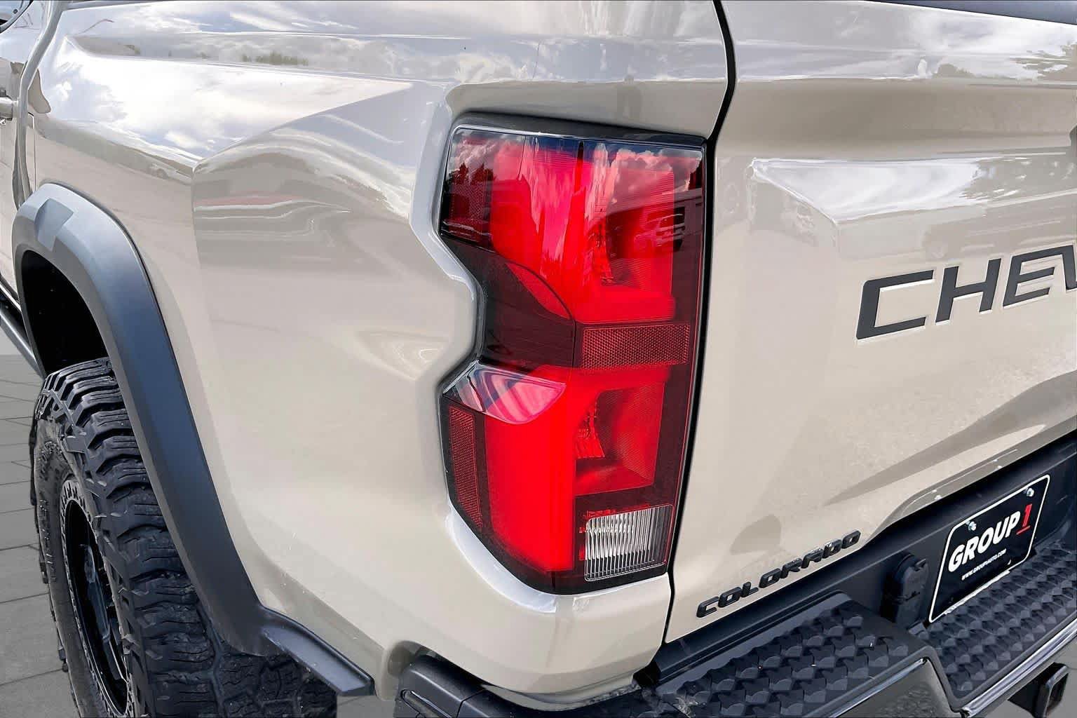 Used 2024 Chevrolet Colorado ZR2 w/ Technology Package AWD/4WD image 28