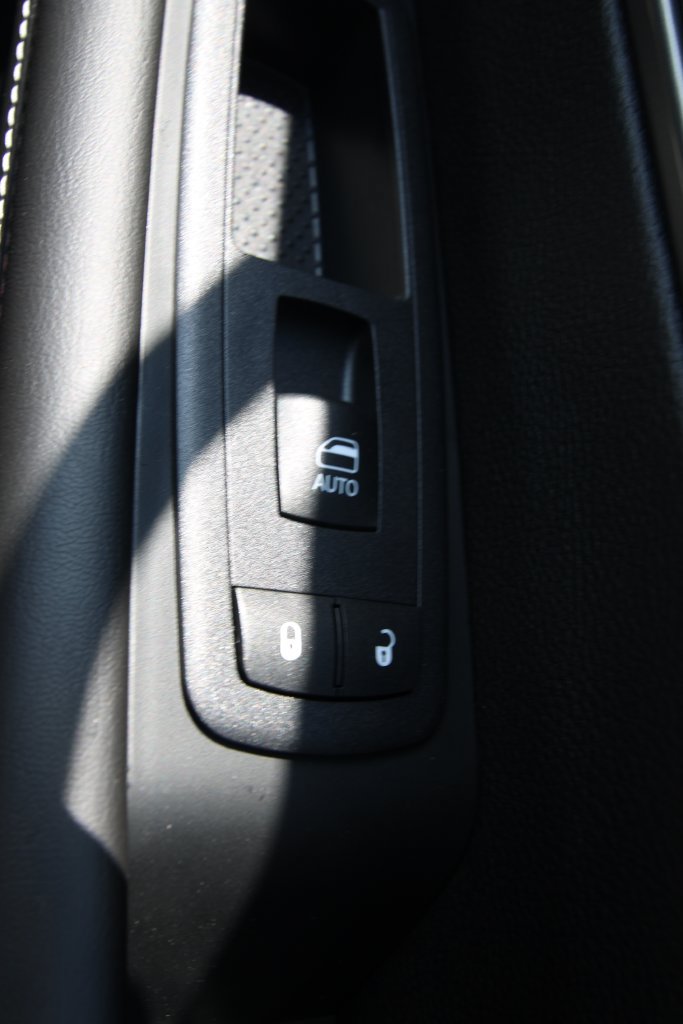 New 2027 Chrysler Pacifica Select AWD/4WD image 24