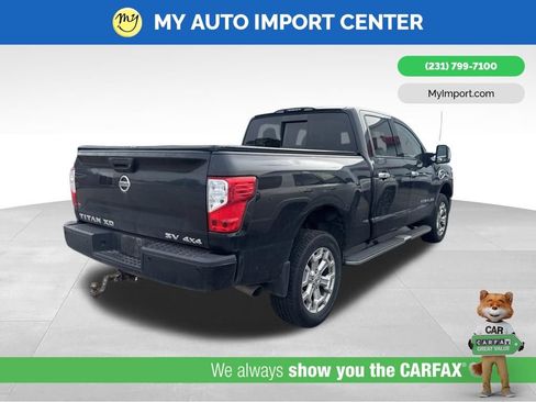 Used 2018 Nissan Titan SV w/ SV Convenience Package AWD/4WD image 5