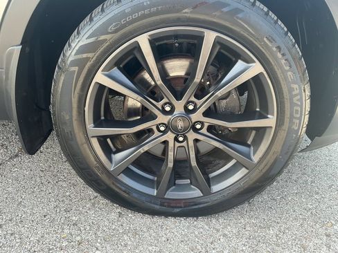 Used 2019 Ford Explorer XLT w/ Equipment Group 202A AWD/4WD image 20